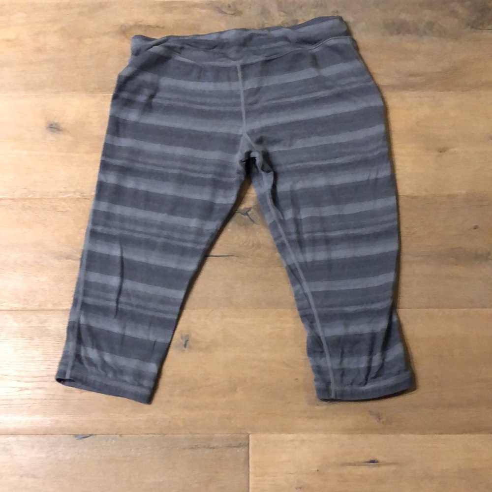 Icebreaker Women's Striped Gray Cropped Leggings